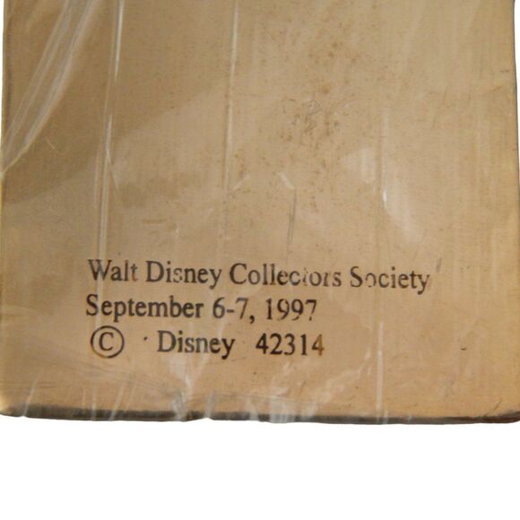 1997 Walt Disney Collectors Society Disney's Hercules keychain - Picture 5 of 6